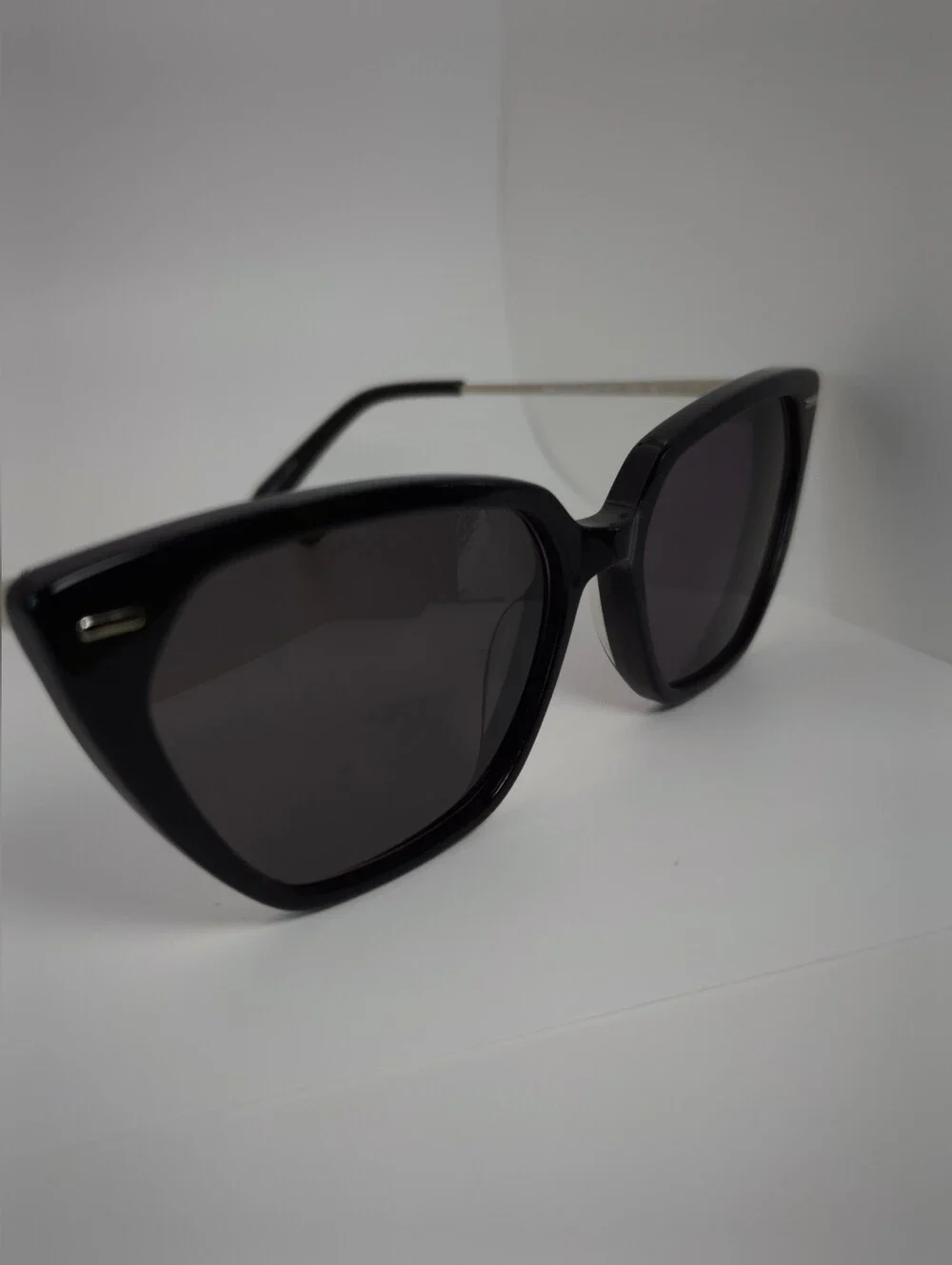 Santa Cruz. Classic Black Cat-Eye Women's.